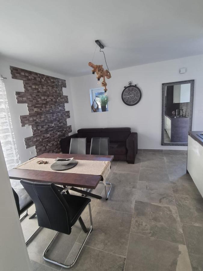 Villa Marta โพราต ภายนอก รูปภาพ